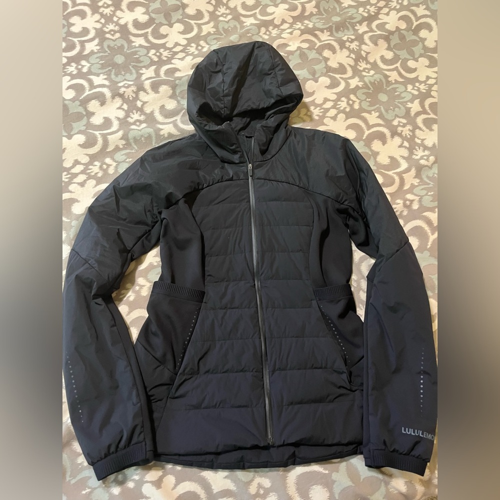 lululemon athletica Women's Down for it all goose down full zip waterproof sz 8